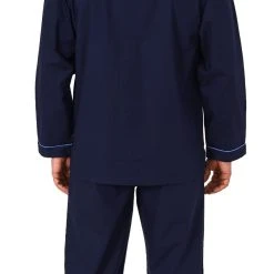 Normann Pyjama Klassischer Herren Pyjama Gewebt Mit Durchknöpfbarem Oberteil - Popeline - 191 101 91 110 -Zimmerli Geschäft 400178bc fb3f 59fb b60e 802473dd3bd4 scaled